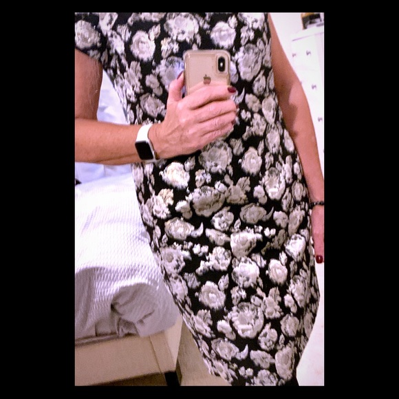 JS  Boutique  Embroidered  cocktail dress - Picture 4 of 8